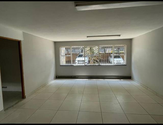 INDUSTRIAL PROPERTY TO RENT IN HALFWAY HOUSE